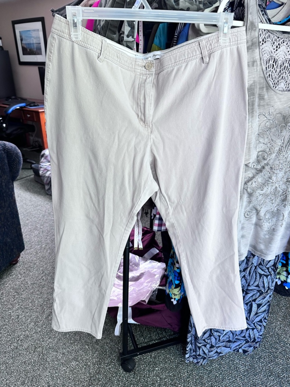 Jaclyn Smith Beige High-Rise Casual Pants